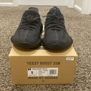 100% Authentic Yeezy boost 350 V2 Black Non-Reflective